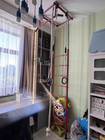 Продам детскую шведскую стенку