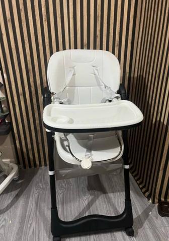 Детский стульчик для кормления