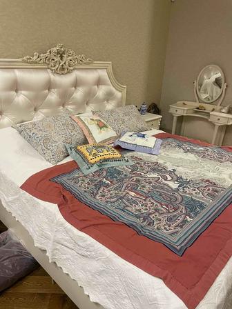 Спальный гарнитур из массива дерева