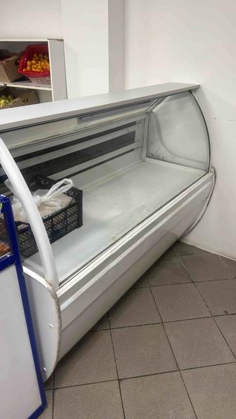 Продам витринный холодильник