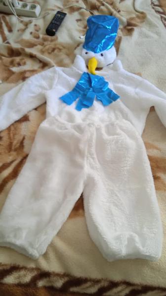 Продам костюм снеговика.