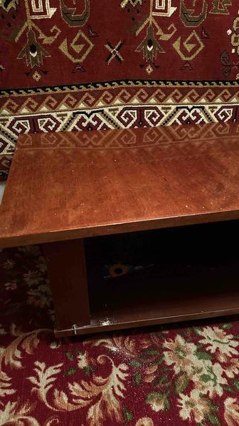 Журнальный столик