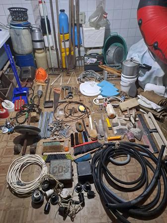 Лопата,вилы,грабли ,емкость советского производства