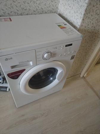 Продам стиральную машину LG