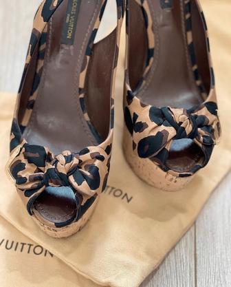 Босоножки Louis Vuitton