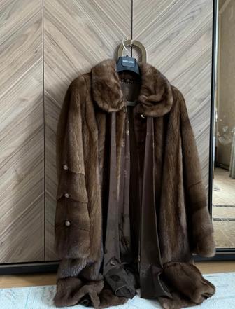 Брендовая шуба из цельной норки