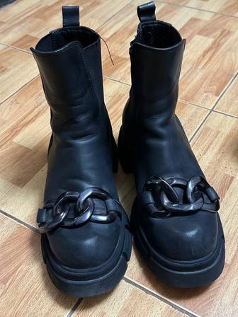 Зимние женские сапоги