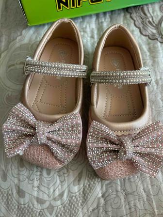 Детские туфли