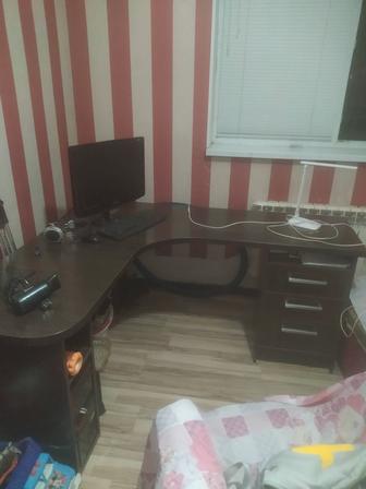 Стол компьютерный