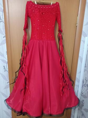 Платье для бальных танцев