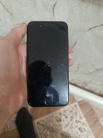 Продам телефон Айфон 7