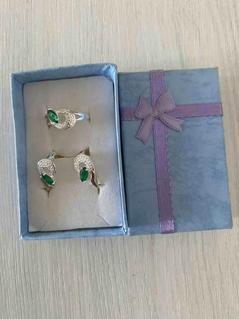 Продам серебряный комплект 925 пробы