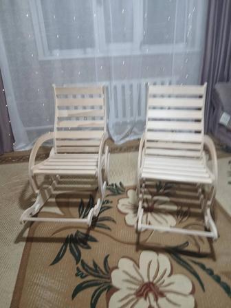 Продам деревянные кресла-качалки (2 шт.)