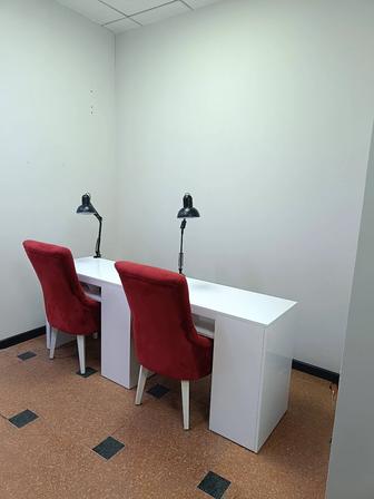 Продам маникюрные столы и стулья