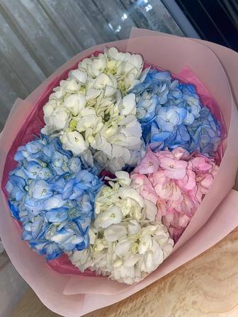Букет цветы гортензия розы