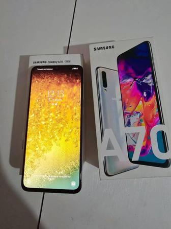 Продам Samsung A70 galaxy