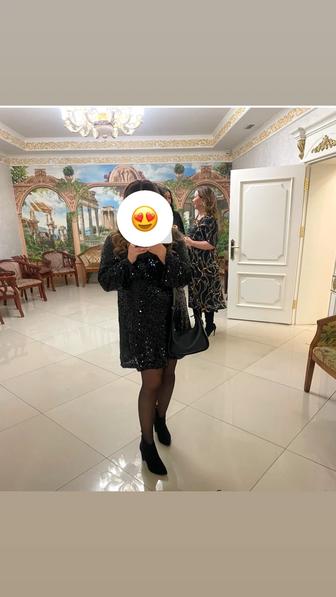Продам новогоднее красивое платье с поедками!