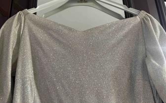 Блестящее красивое платье для нг