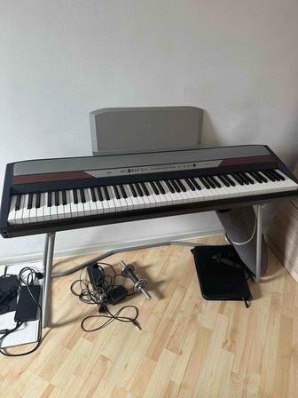 Синтезатор Korg SP-250