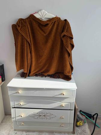 Комод с зеркалом