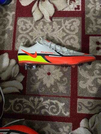 Футбольные бутсы