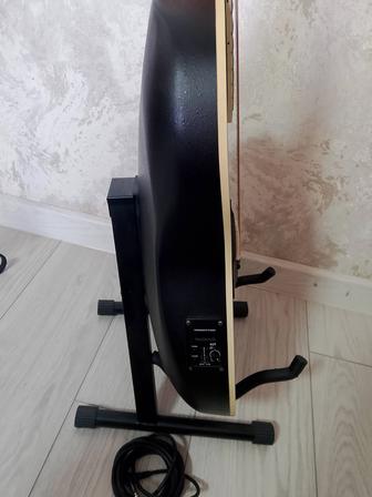 Продаю хорошую 12 струнную гитару