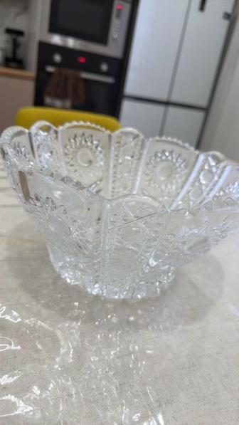 Продам хрустальную вазу для фруктов за 5000,торг