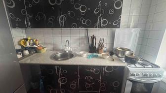 Продам срочно кухонный гарнитур