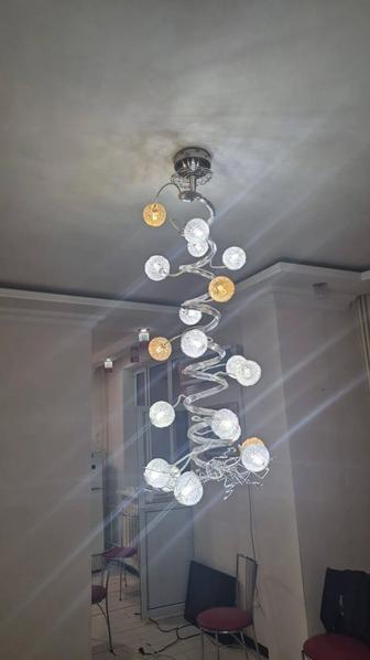 Продаю люстру. Самовывоз