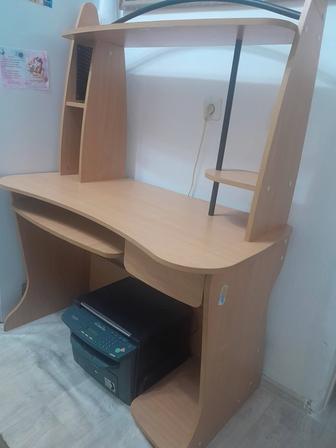 Компьютерный стол