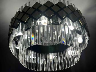 Продам люстру