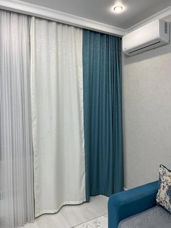 Диван и шторы