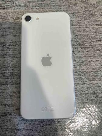 Продам IPhone SE 2020