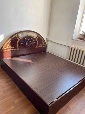 Продам спальный гарнитур