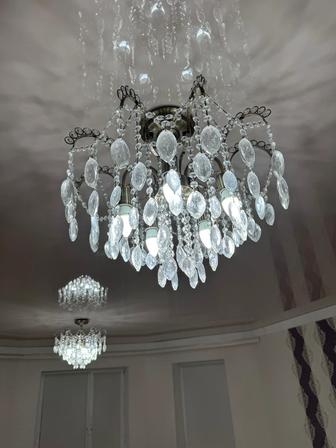 Продам люстры