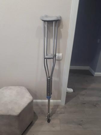 Костыли медицинские