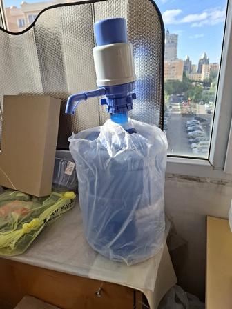 Помпа для воды с бутылью