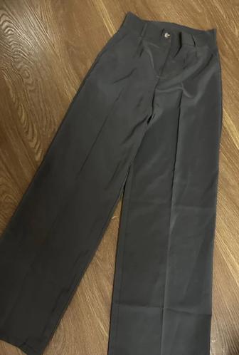 Серые брюки