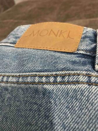 Джинсы MONKI