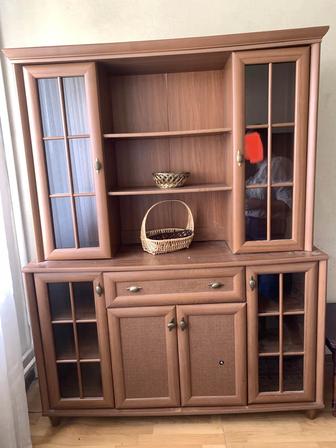 Продам шкаф-витрина