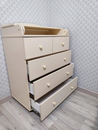 Продам пеленальный столик