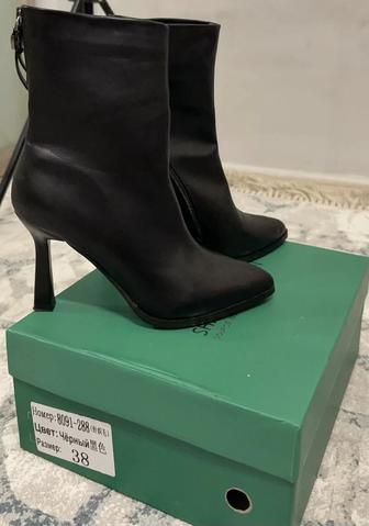 Ботильоны на каблуке