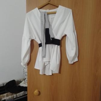 Продам блузку 50 р