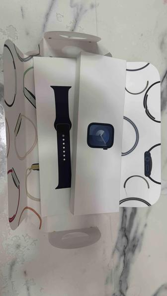 Часы Apple Watch 9
