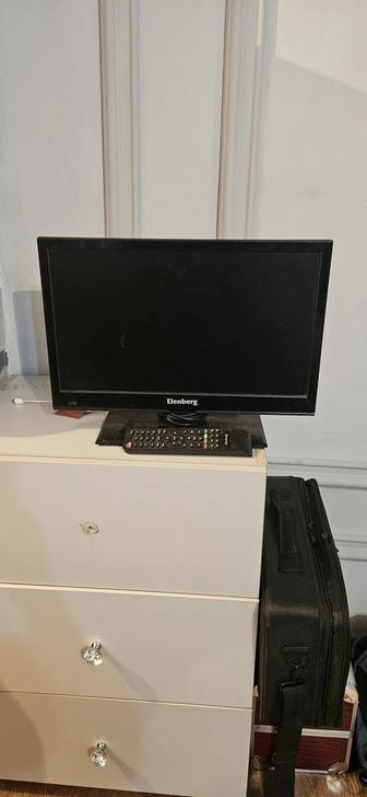 Продам трюмо