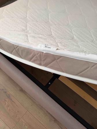 Продам матрас 160/200, высота 10см