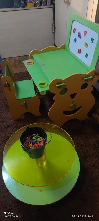 Стол, стул, тумбочка