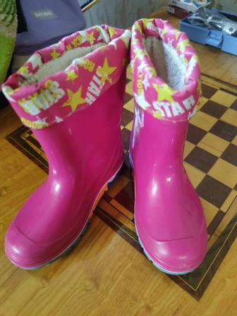 Продам детские резиновые сапожки