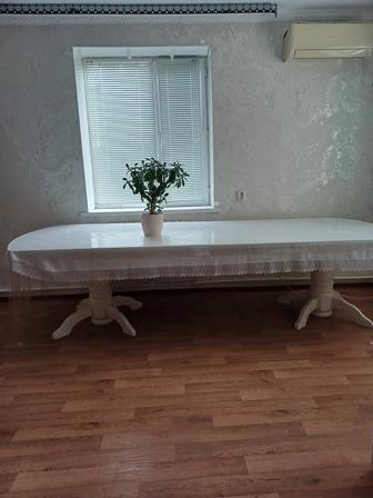 Продам стол в гостиную
