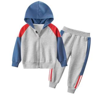 Продам спортивный костюм